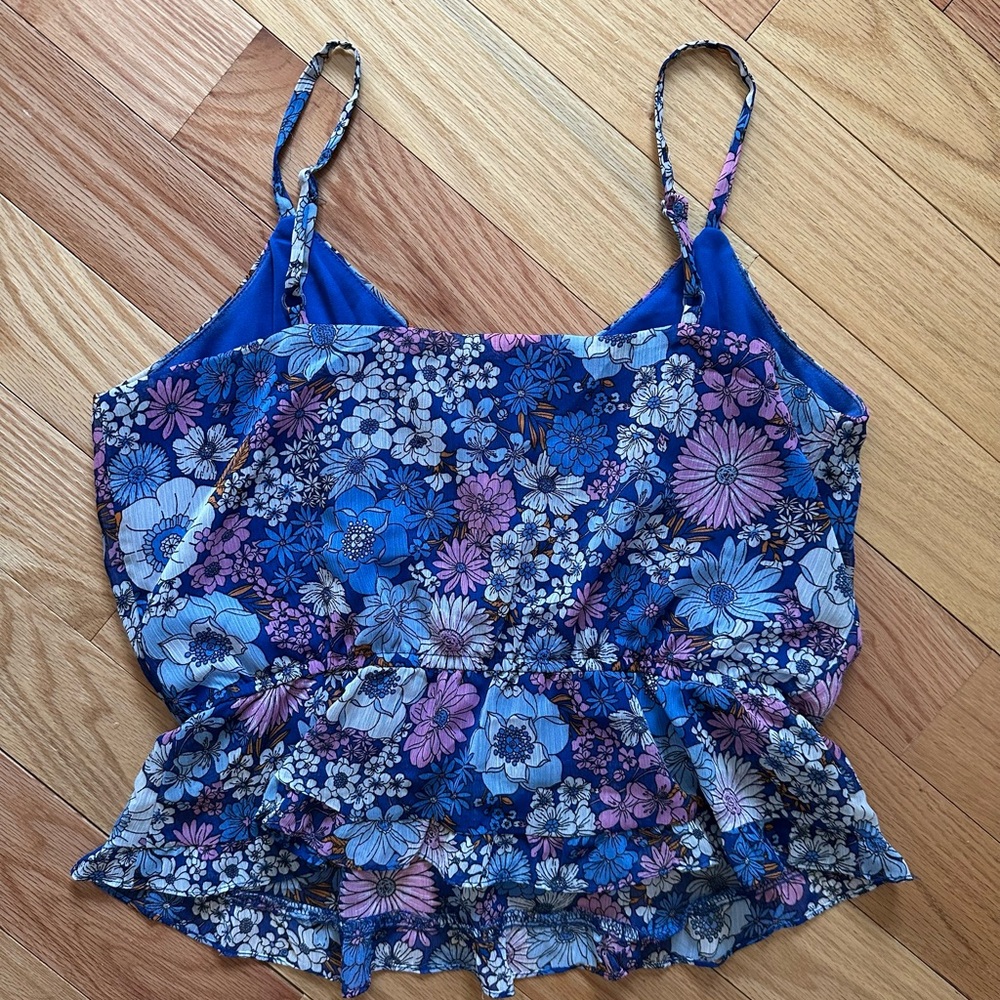 Floral Ruffle Tank ✨ - Picture 2 of 4
